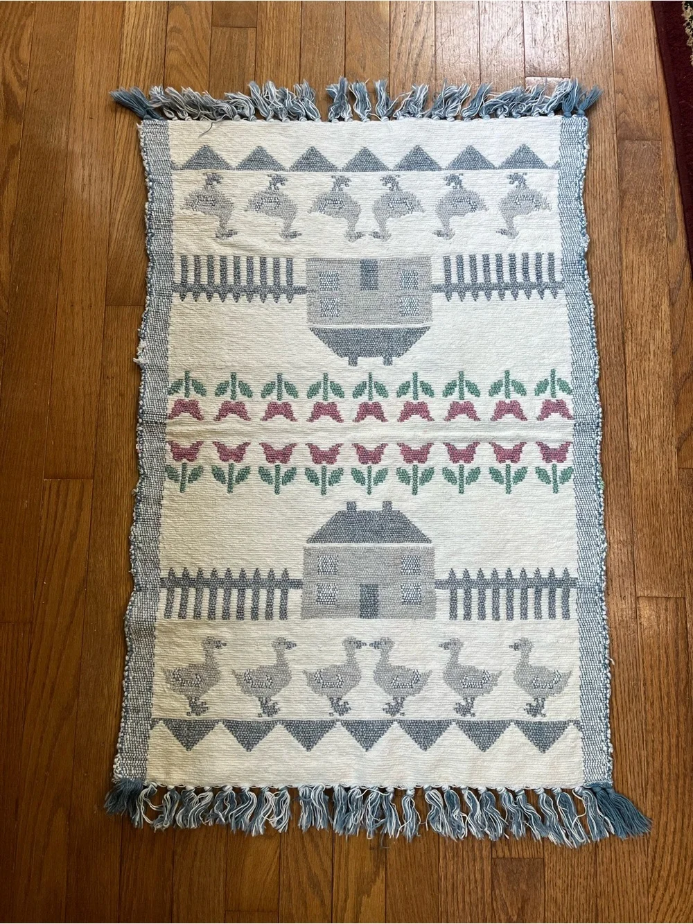 Handwoven Farmhouse Throw Rug with House, Duck & Floral Motifs - Cream & Blue